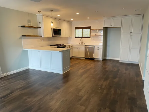 802 California St #C, Huntington Beach, CA 92648