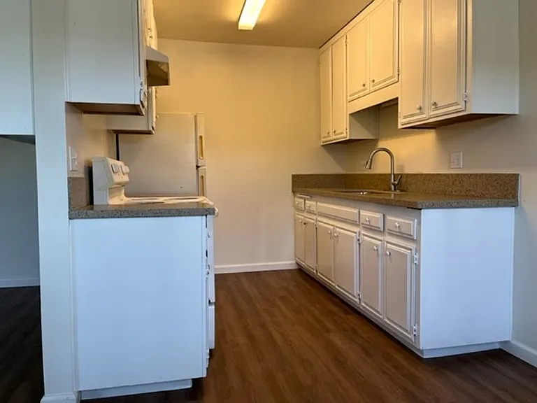 4325 Lowell St — Photo 6