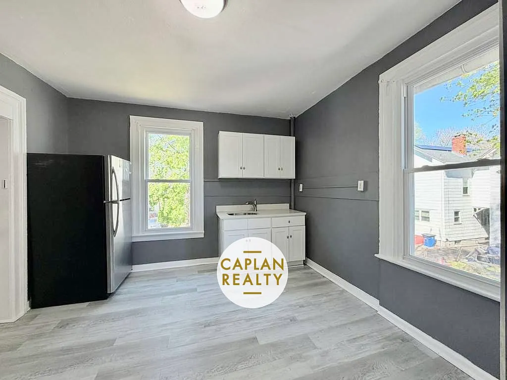 2 bed, 1200 sqft, $1,600 — Photo 3