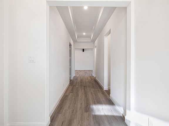 3rd image of 2906 Wallis Dr