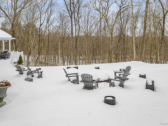 5th image of 14 Adams Farm Road