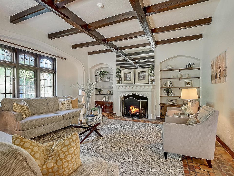 1st image of 5067 N Lake Dr #5069