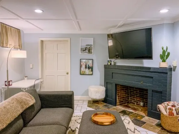 30 Bentley St, Boston, MA