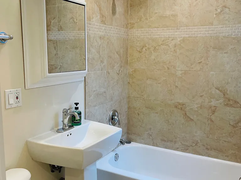 7408 N Hoyne Ave #3 — Photo 8