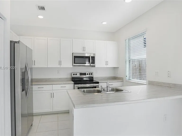2676 SE 12th St #2676 — Photo 9