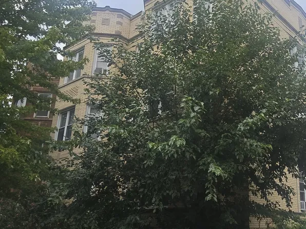 2424 W Catalpa Ave #3, Chicago, IL 60625