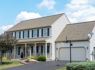 27 Dietz Ln, Mount Joy, PA 17552