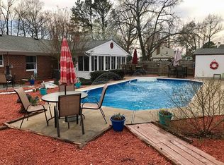 608 Brookside Ct, Virginia Beach, VA 23452