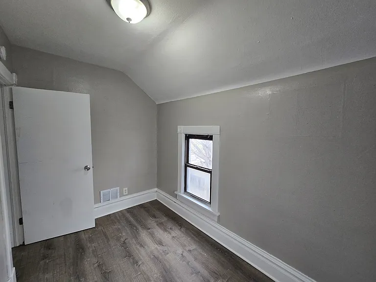 214 Edwards St — Photo 25