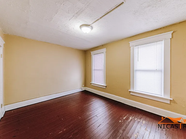 136 E 11th Ave — Photo 51