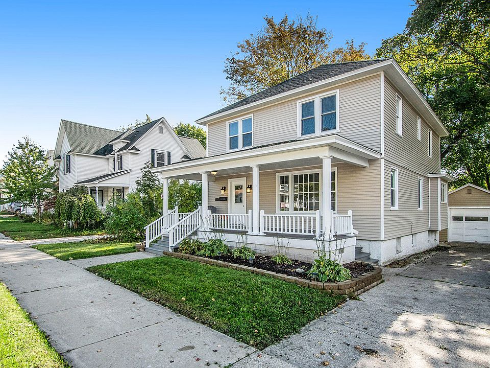 734 E Division St, Cadillac, MI 49601 Zillow