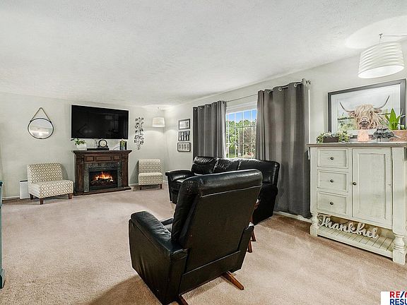 4th image of 2436 S 148th Ave
