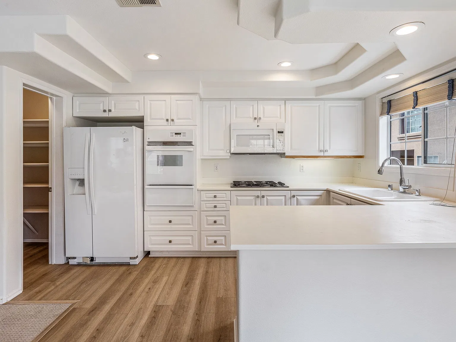 3 bed, 1584 sqft, $4,895 — Photo 3