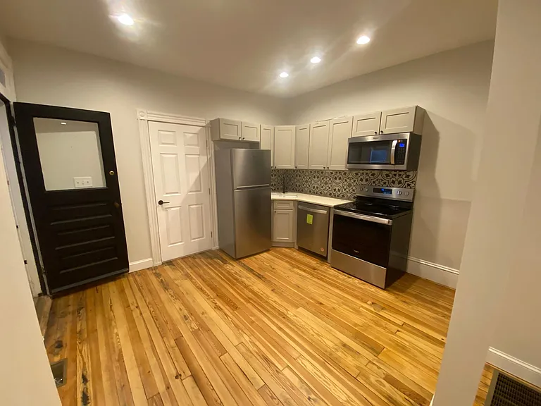 304 W Lemon St #1 — Photo 4