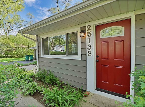 2nd image of 25132 W Lincoln Dr