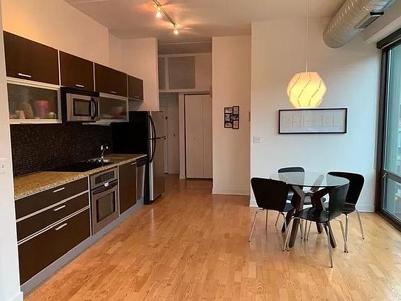 5th image of 660 W Wayman St Unit 404B