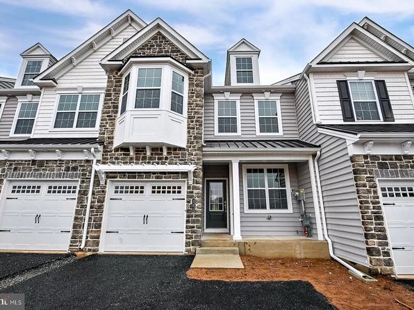 111 Woodwinds Dr