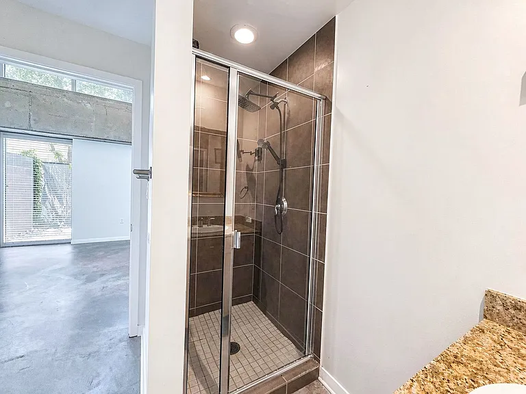 1001 Belleview St #103 — Photo 21