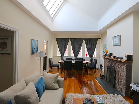 3rd image of 49 Greenwich Ave APT 8