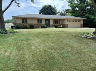 12255 Rae Ann Rd, Roscoe, IL 61073