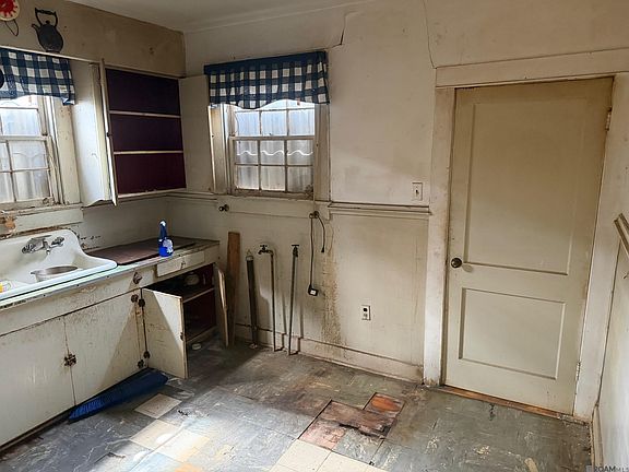 5th image of 625 N 30th St