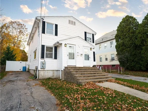 563 Laurel Hill Ave, Cranston, RI 02920
