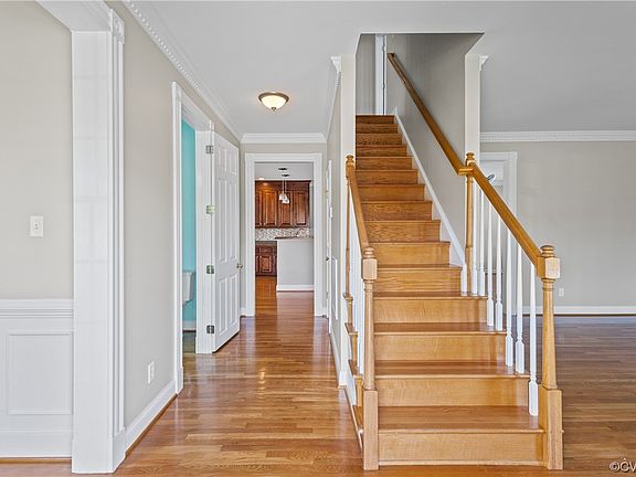 4th image of 4407 Village Creek Dr