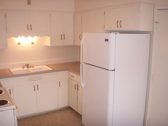 3rd image of 4514 S Thompson Ave