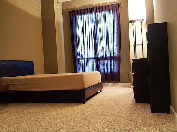 4th image of 711 Cosmopolitan Dr NE
