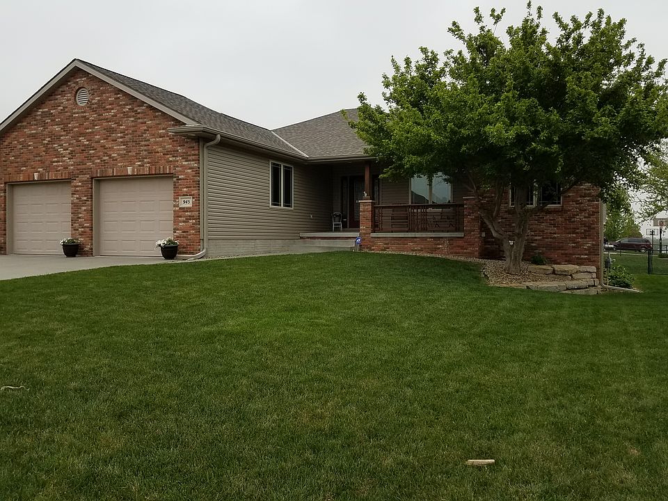 1st image of 945 Goldenrod Ln