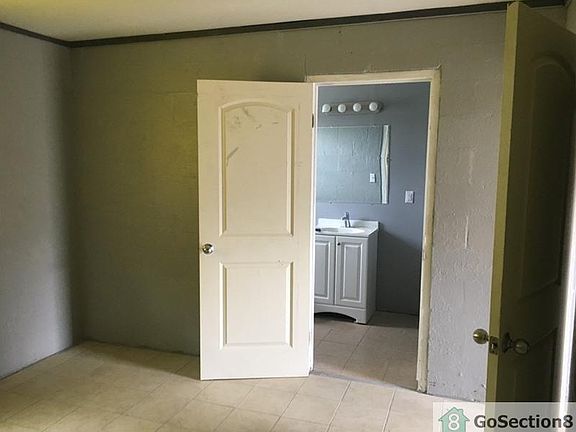 3rd image of 318 Robinson Ave #C