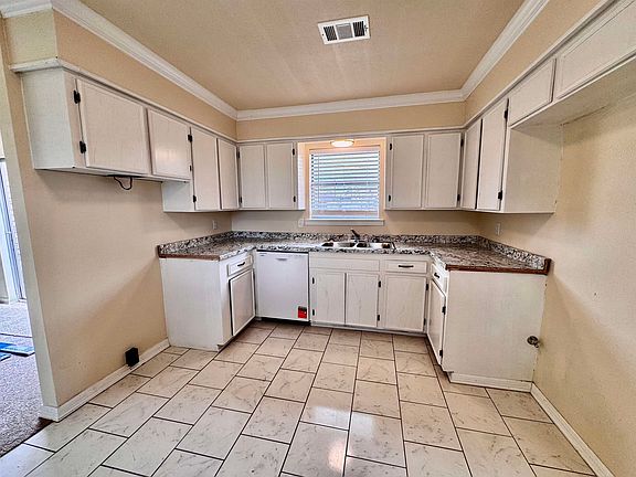 4th image of 2565 W Virginia St