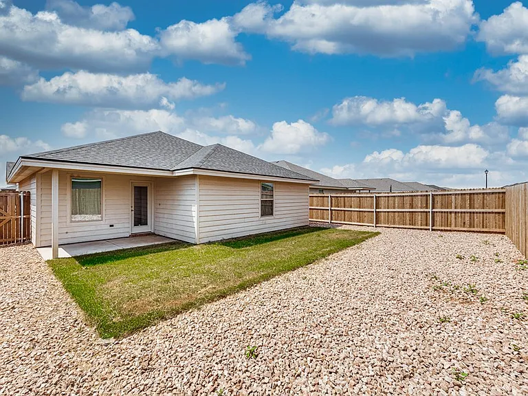 8207 E County Road 111 — Photo 22