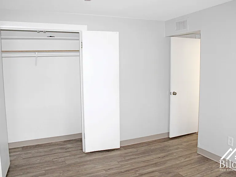 Hillside Terrace Apartments — Photo 16