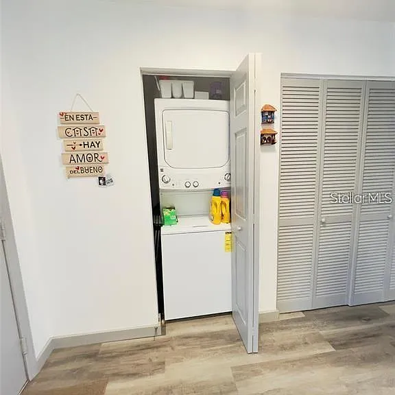 2500 Woodgate Blvd #203 — Photo 4