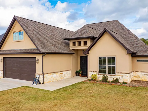 111 Decoy Ln, Hallsville, TX 75650