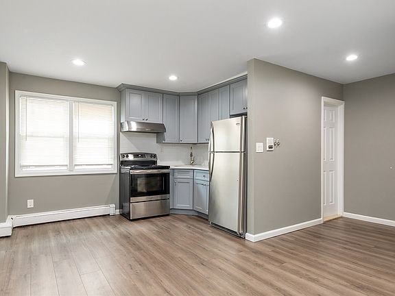 2nd image of 219 Willis Ave