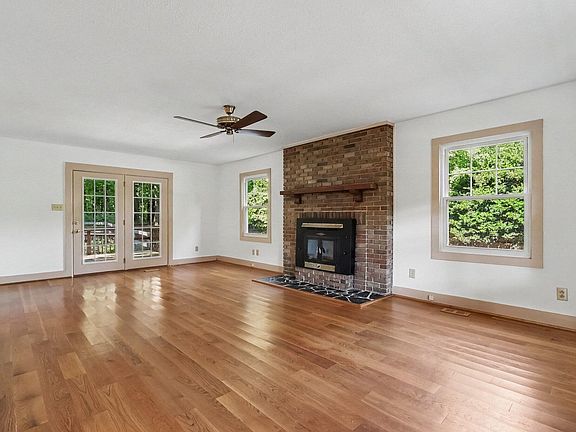 3rd image of 2023 Milton Rd