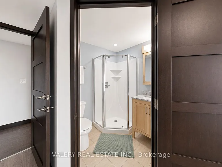 339 King St N #403 — Photo 8
