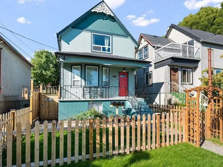 551 Atlantic St #UPPER — Photo 1