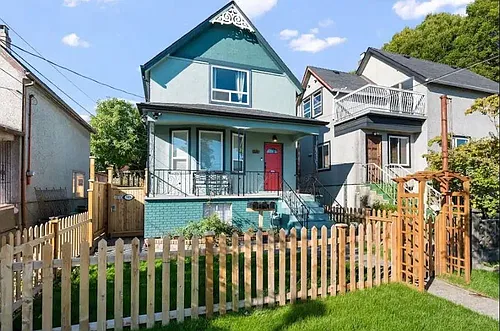 551 Atlantic St #UPPER Photo 1 551 Atlantic St #UPPER Photo 1