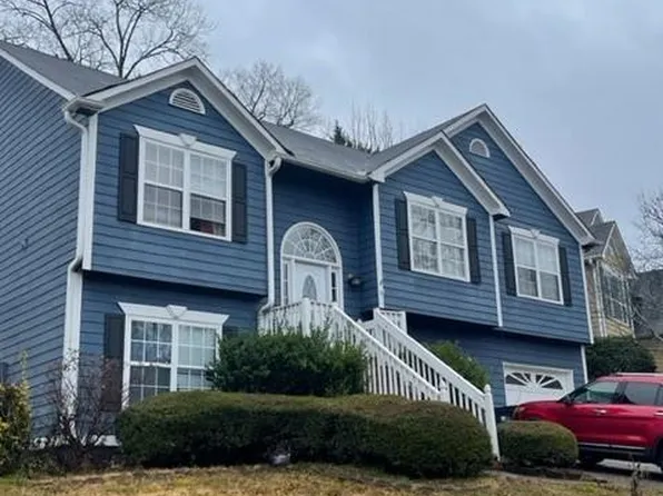 975 Hillary Ln, Lawrenceville, GA 30043