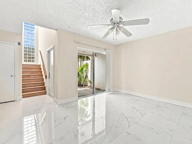 5120 Elmhurst Rd #A — Photo 11