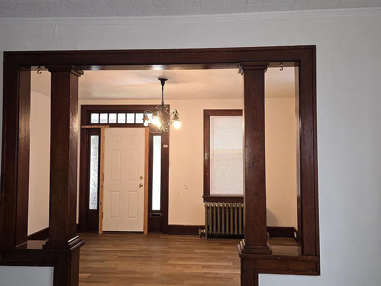 915 Coleman Ave — Photo 2