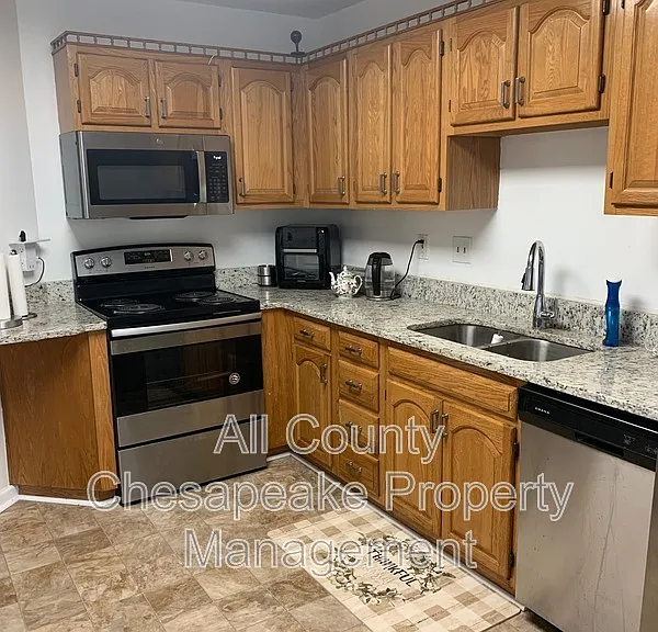 949 Whispering Ridge Ln — Photo 4
