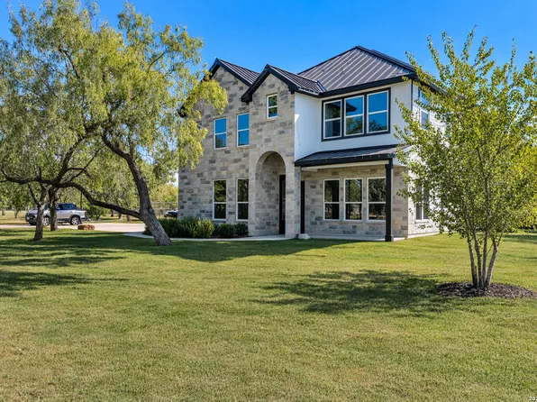 19026 County Road 5741, Castroville, TX 78009