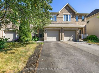 31 Saddlesmith Cir, Ottawa, ON K2M 2Y8