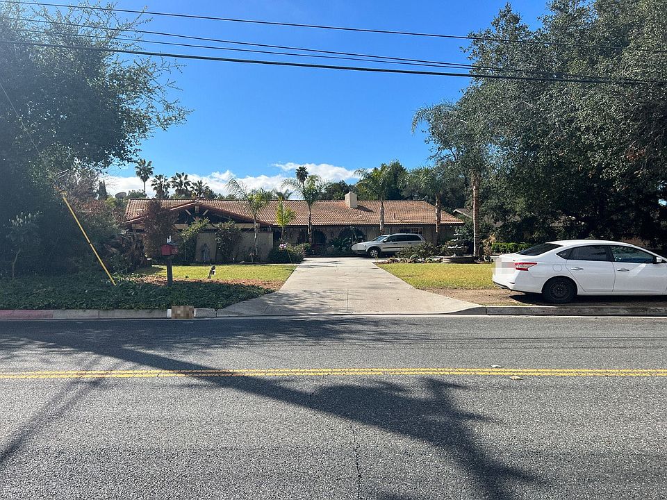 1st image of 3292 E Holt Ave