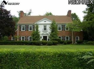 2939 Glengary Rd, Shaker Heights, OH 44120