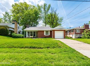 2227 Hillsdale Dr, Jefferson City, MO 65109